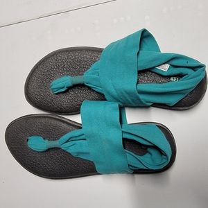 Sanuk sandles